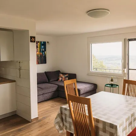 Apartma Hisa Na Ravnah With Hot Tub Pišece Exterior foto