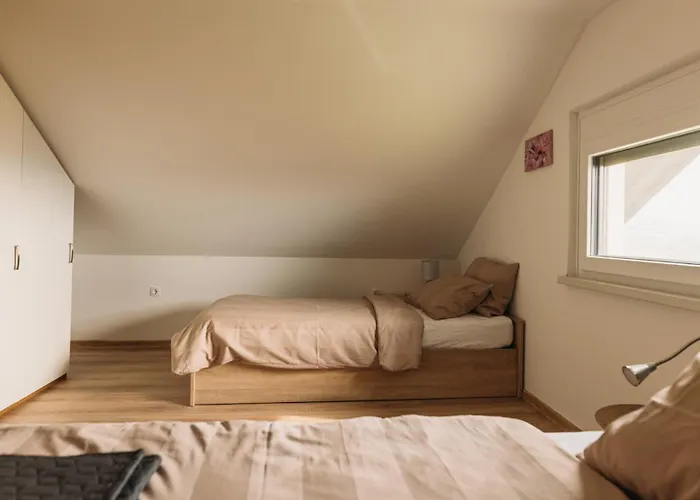 Apartma Hisa Na Ravnah With Hot Tub