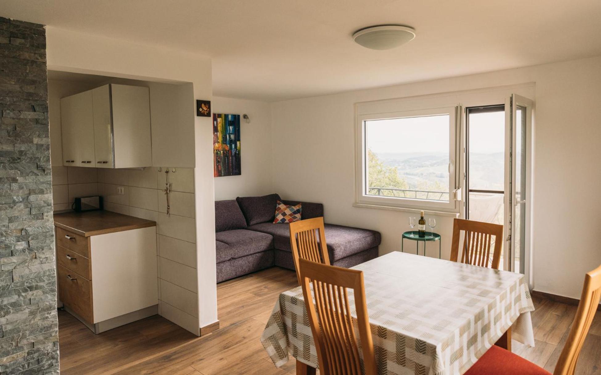 Holiday home Apartma Hisa Na Ravnah With Hot Tub