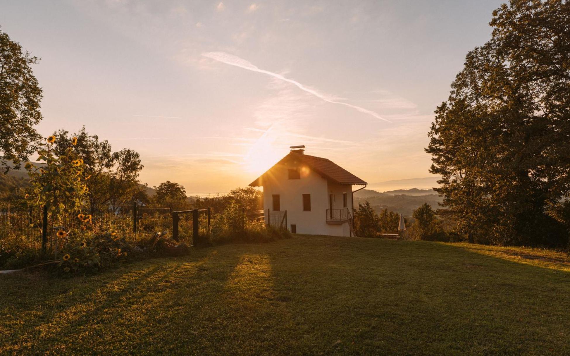 Apartma Hisa Na Ravnah With Hot Tub Pisece